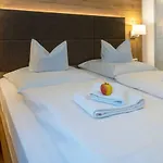 - Zum Ochsen Gmbh Hotel 3*