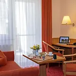 - Zum Ochsen Gmbh Hotel