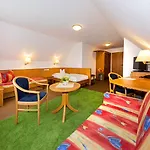 - Zum Ochsen Gmbh Hotel Berghulen