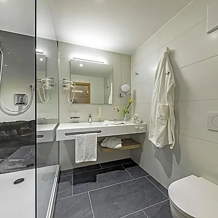 - Zum Ochsen Gmbh Hotel Berghulen