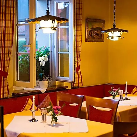 - Zum Ochsen Gmbh Hotel Berghulen