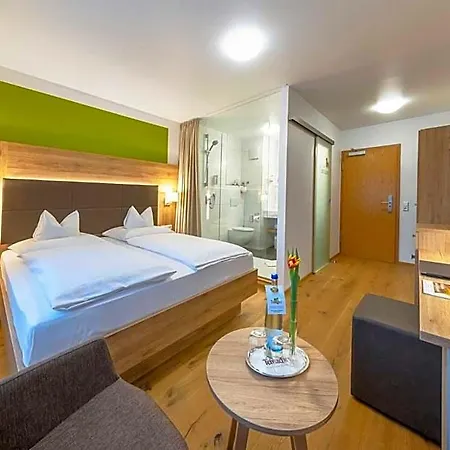 - Zum Ochsen Gmbh Hotel